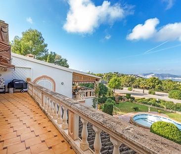 Large villa in the residential area of Nova Santa Ponsa - Photo 1