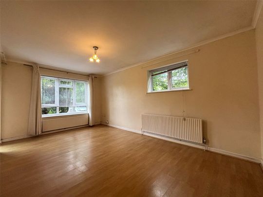 Clockhouse Road, Farnborough, Hampshire, GU14 - Photo 1
