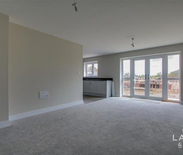 2 bedroom semi-detached bungalow to rent - Photo 1