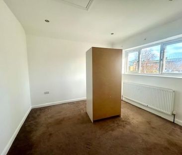 4 bedroom terraced house to rent - Photo 4