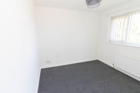 3 Bedroom House - Semi-Detached - Photo 4