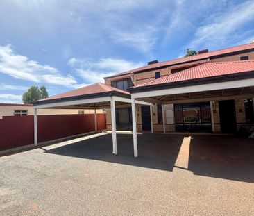 Two-Storey Townhouse in Prime Location - Photo 6