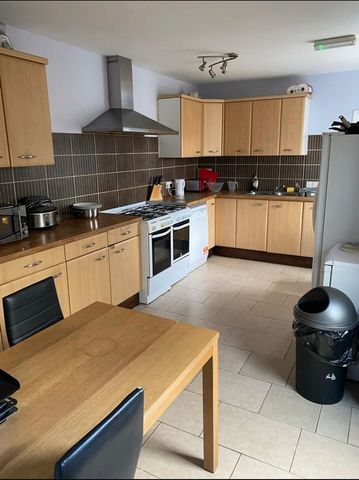 Room in a Shared House, College Road, RG6 - Photo 5