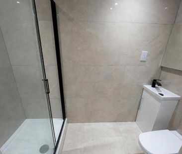 3 bedroom flat to rent - Photo 6