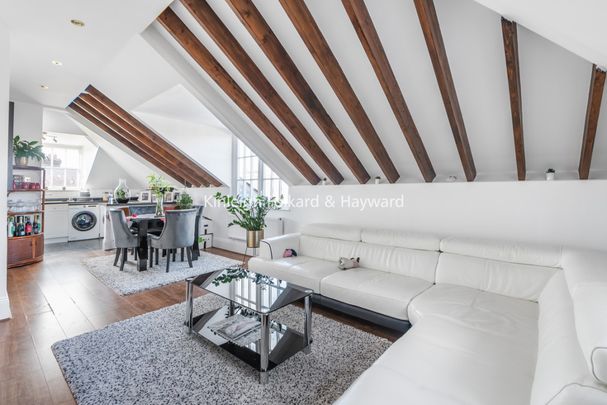Royal Drive, London, N11 - Photo 1