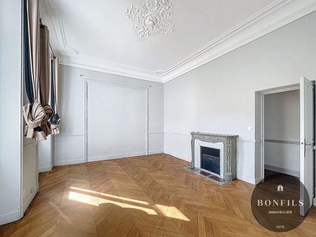 A LOUER AVIGNON INTRAMUROS ( 84000 ) : Appartement 3 pièces non meublé - avec balcon !, - Photo 5