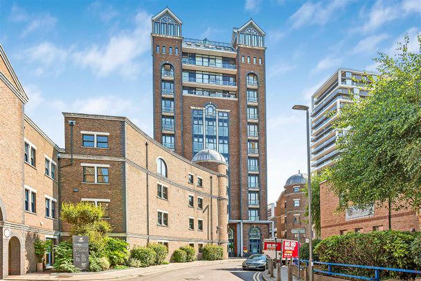 Plantation Wharf, SW11, London - Photo 1