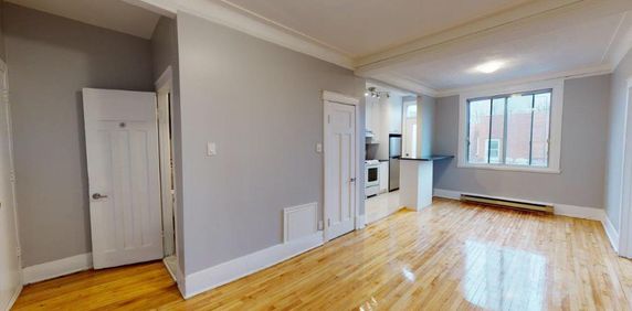 Apartement 4-1/2 charmant & rénové dans une bâtiment bien entretenu et géré - Photo 2