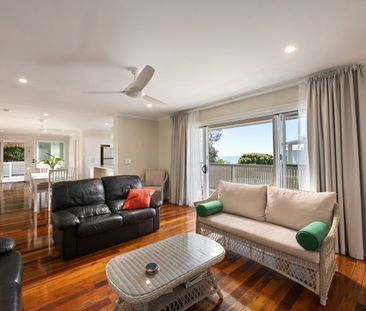 Spacious Beachside Living in Peregian Beach - Photo 1