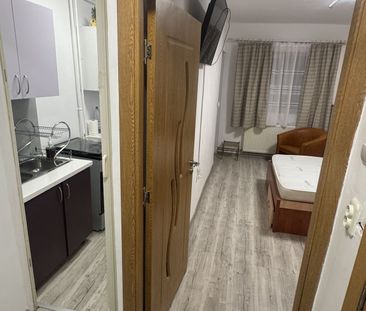 Garsonieră închiriat, etaj 3/4, Zona Bartolomeu , str. Molnar Janos - Photo 5