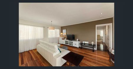 Parkside Family Home in Prime School Catchments - Photo 3