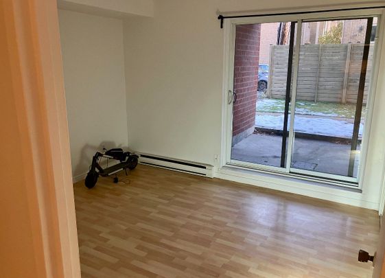 Rue Sherbrooke E., H1A 4L6, Montréal - Photo 1