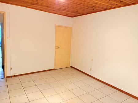 Location Appartement 2 pièces 42m² ST MAXIMIN LA STE BAUME 83470 - Photo 4