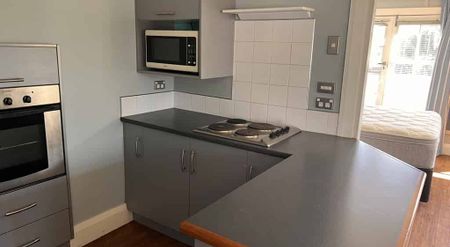 Relax & Unwind in This Coastal Gem - Photo 4