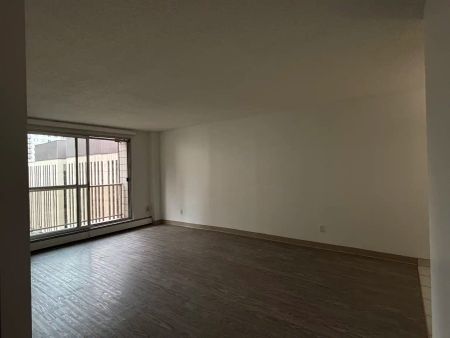 Heritage Place — 1 Bedroom - Photo 2