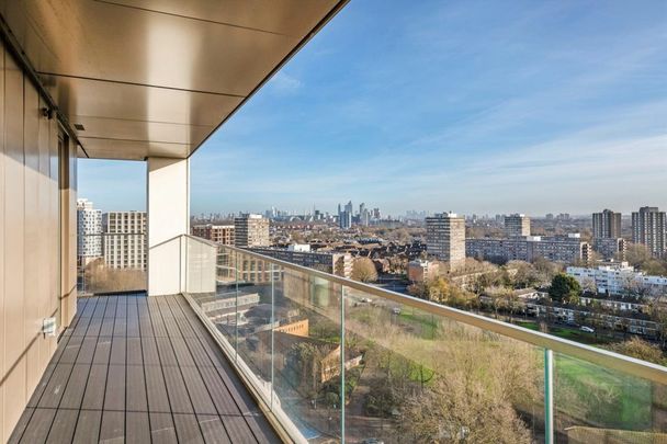 York Place, SW11, London - Photo 1