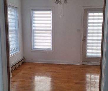 À louer / Maison à étages - Photo 1