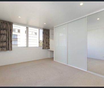 Exceptional City and River Views! - Photo 2