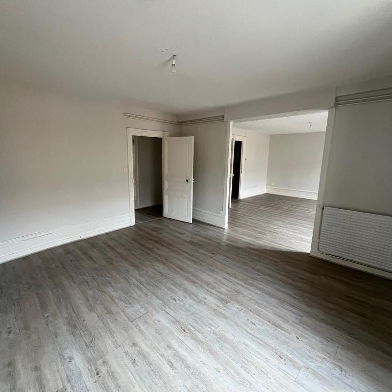 Location Appartement 4 pièces 94m² ROANNE 42300 - Photo 1