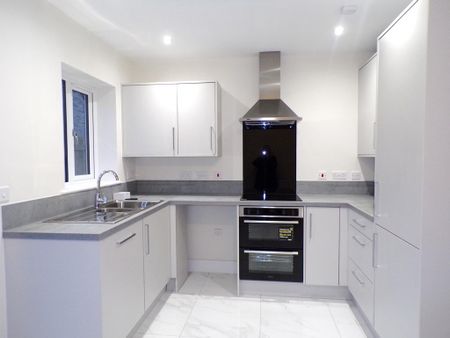 2 Bedroom Semi Detached House To Rent - Photo 5