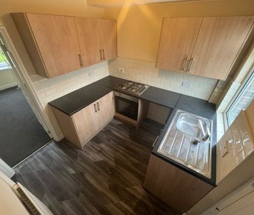 2 bed Terraced - To Let - Photo 5