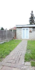 Waltham Avenue, Hayes - Photo 3