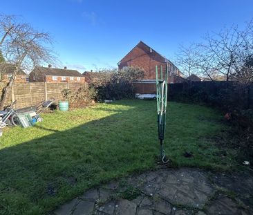 Homestall, Guildford - 3 bedrooms Property for lettings - Seymours - Photo 4