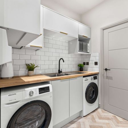 Spectacular refurbished Studios and Double en-suites Room 5 - Photo 3