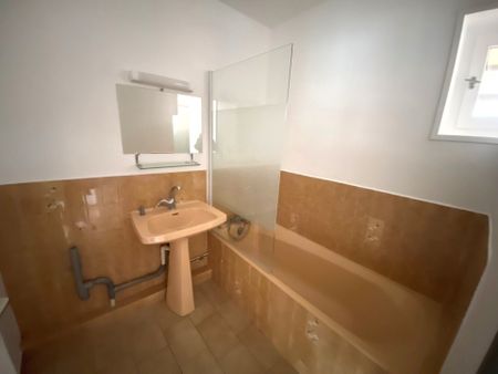 Location Appartement 2 pièces 47m² ROMANS SUR ISERE 26100 - Photo 4