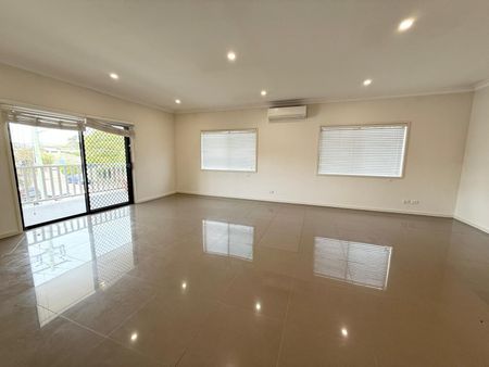 Stunning 3 bedroom flat! - Photo 5