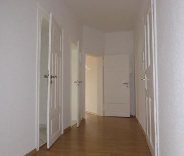 Kleines Reich mit Einbauküche freut sich auf neue Mieter. - Photo 2