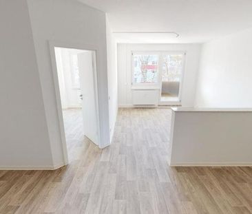 Lichterfüllte 4-Raum-Wohnung mit Einbauküche - Foto 1