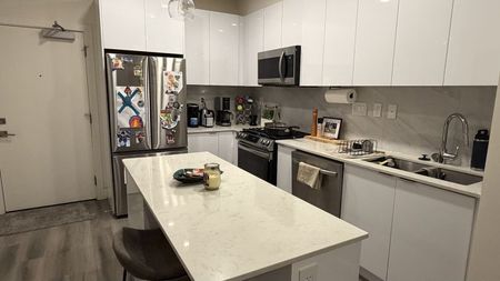 1 Bedroom + Den / Jr 2 Bedroom - Photo 3