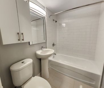 21 James Street - 803 - Photo 2