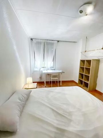 Carrer Pintor José Mongrell, Valencia, Valencian Community 46022 - Photo 5