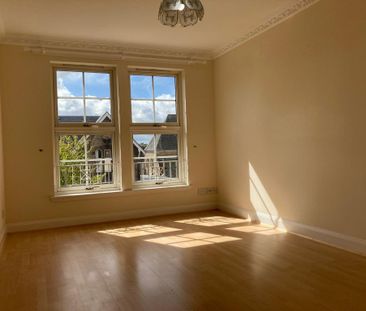 3 bedroom flat to rent - Photo 4