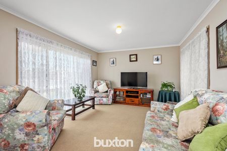 Perfectly Positioned Home In Grovedale - Photo 4