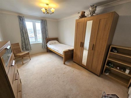 2 bedroom retirement property to rent - Photo 4