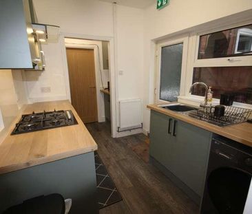 Calais Road (room), Staffordshire, Burton Upon Trent, DE13 - Photo 6