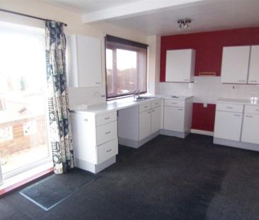 3 bedroom terraced house to rent - Photo 4