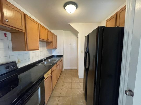 For Lease - 1730 COLUMBIA Court Unit# 97, Windsor, Ontario - Photo 1