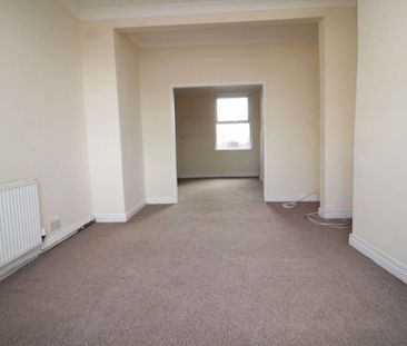 3 Bedroom Terraced House - Photo 6