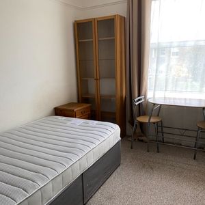 Room in a Shared House, Barnes, SW13 - Photo 2