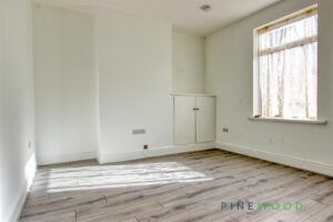 2 BEDROOM House - End Terrace - Photo 1