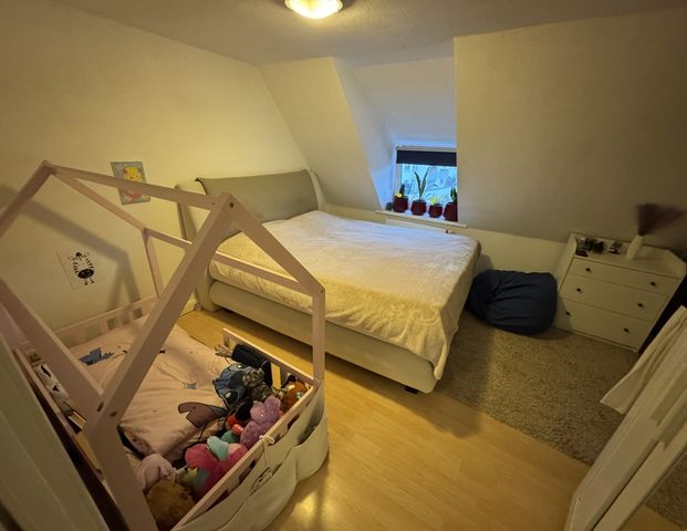 * Besichtigung am 04.12. von 17 - 18 Uhr * 3-Zimmer-Citywohnung im Dachgeschoss - Photo 1