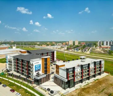 The Crossings at the Refinery District | 425 Ballantrae Drive, Winn... - Photo 1