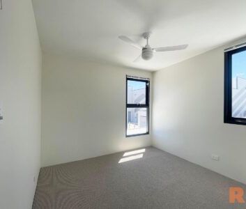 Modern Dual-Key Apartment – Stylish, Spacious & Convenient - Photo 4