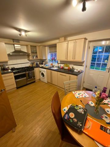 18 Wren Close - Kingfisher Estate & ParkingLoughborough - Photo 4
