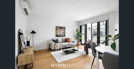 DOUBLE STOREY TOWNHOUSE - CUTTING EDGE, SPACIOUS, LOW MAINTENANCE LIVING ** 6 MONTH LEASE - Photo 3