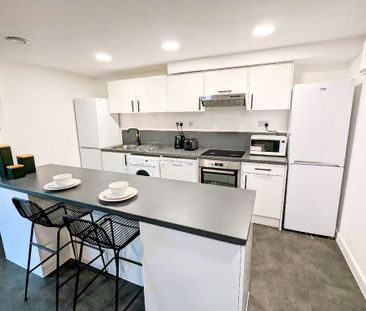 1 bedroom in a house share to rent - Photo 1
